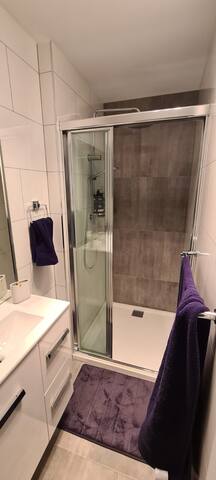 Cheerful 2bedroom unit gallery image 5