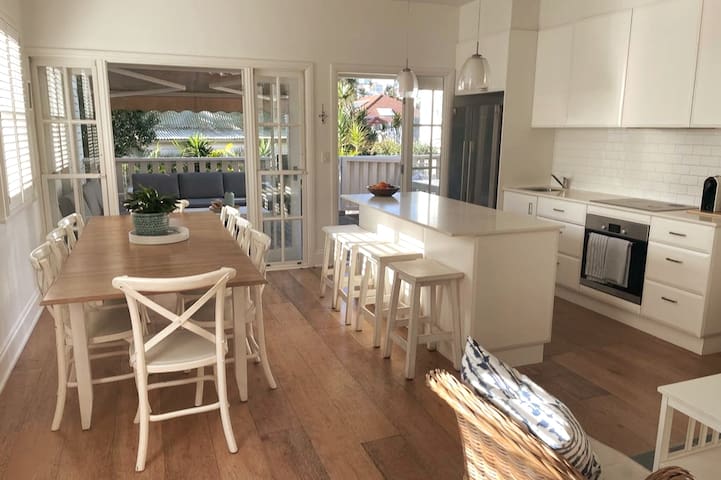 Coastal Cottage Manly