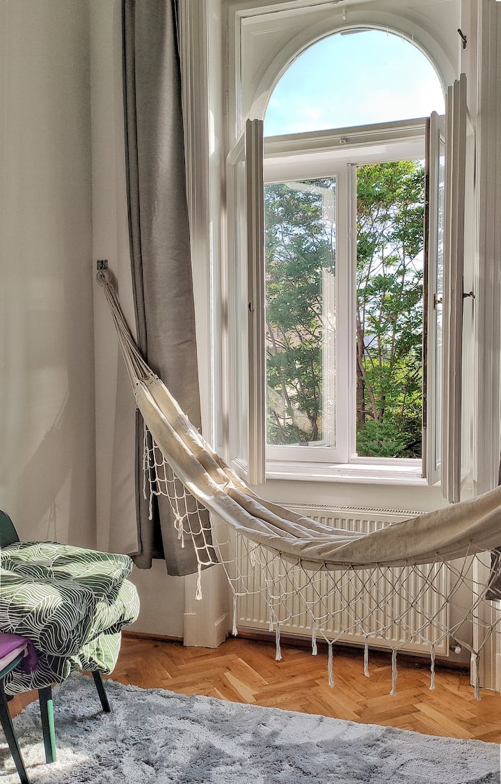 รายละเอียดพิเศษ - เปลญวนในห้องนอนห้องหนึ่ง