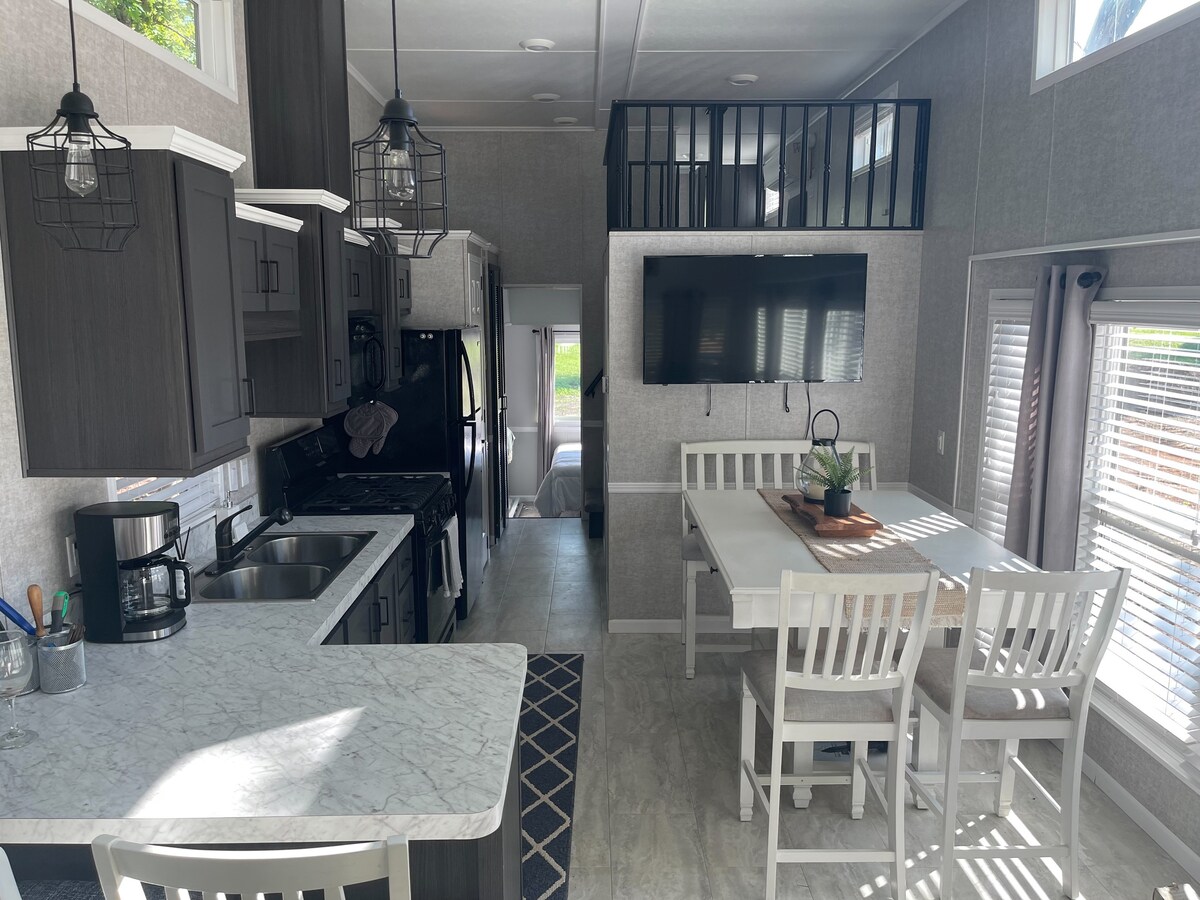 Tiny Home 4 miles to VIR & close to Hyco Lake Tiny houses for Rent in