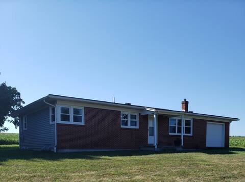 Private Country home, 15 minutes to Penn State