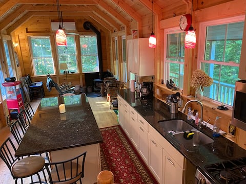 Charming 3 bedroom cottage on Notched Pond