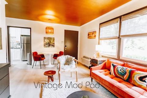 Top Airbnb: No Car Needed! Close to DT & NCSU! @ VintageModPad in University Park