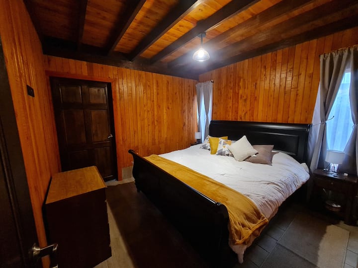 Schlafzimmer 1