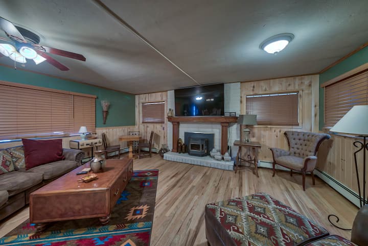 Walking Distance To Downtown. Quiet Neighborhood - Cody, WY