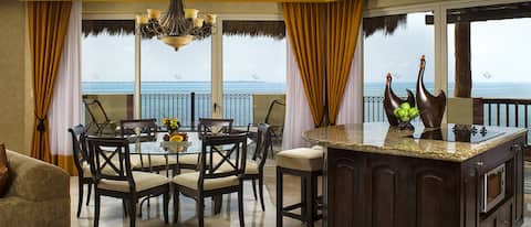Oceanfront 2 Bedroom Penthouse on Resort