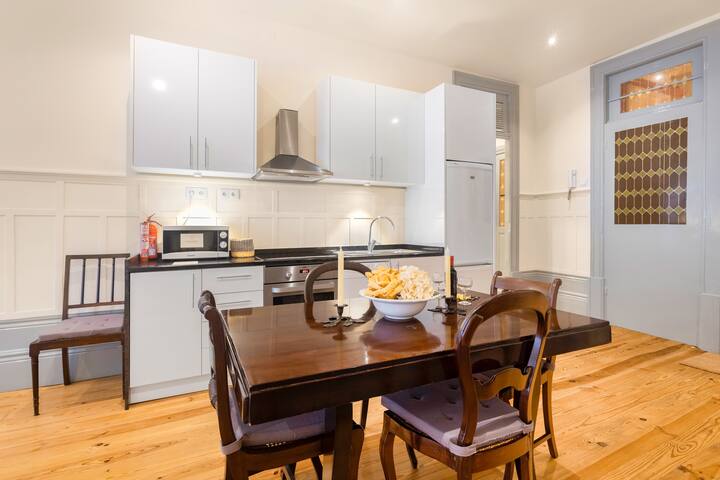 Mouzinho 134 – Historical Center – Yellow gallery image 4