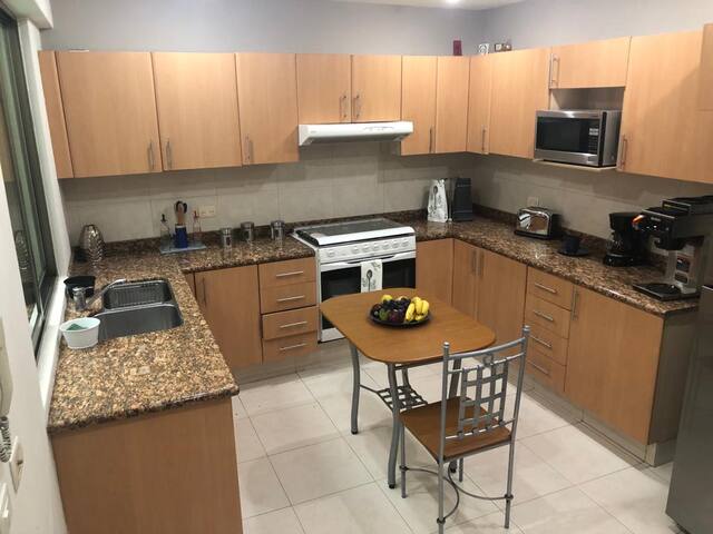 Hermosa casa con 3 recámaras cerca de Manacar gallery image 3