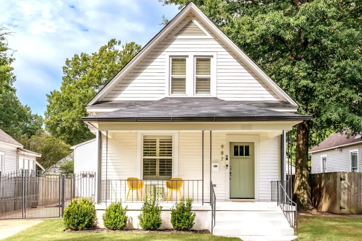 PRIME Location! Fire Pit! Sleeps 9! Just Renovated