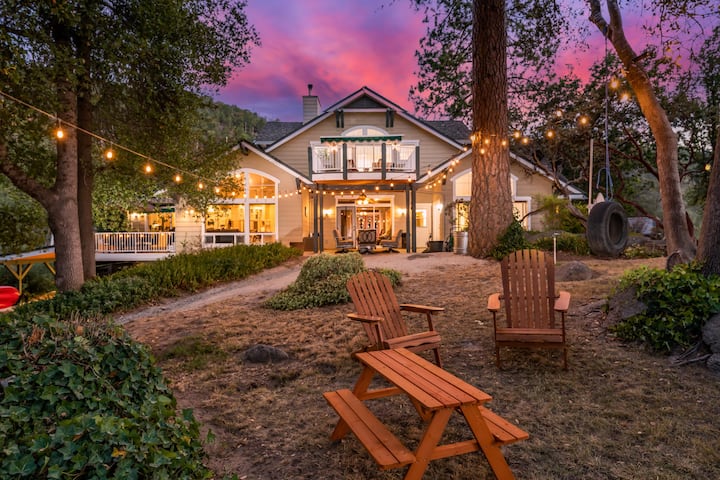 Fairy Tale Yosemite Chalet For Family Relaxation! - California