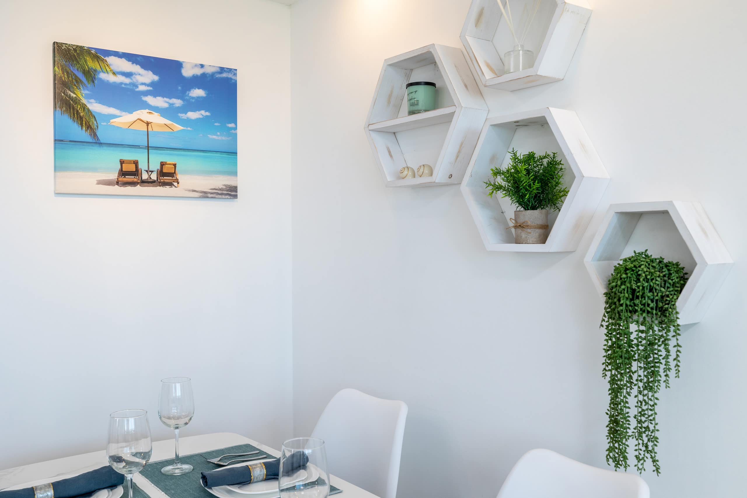Condo in Honolulu · ★4.91 · 1 bedroom · 3 beds · 1 private bath - Image 30
