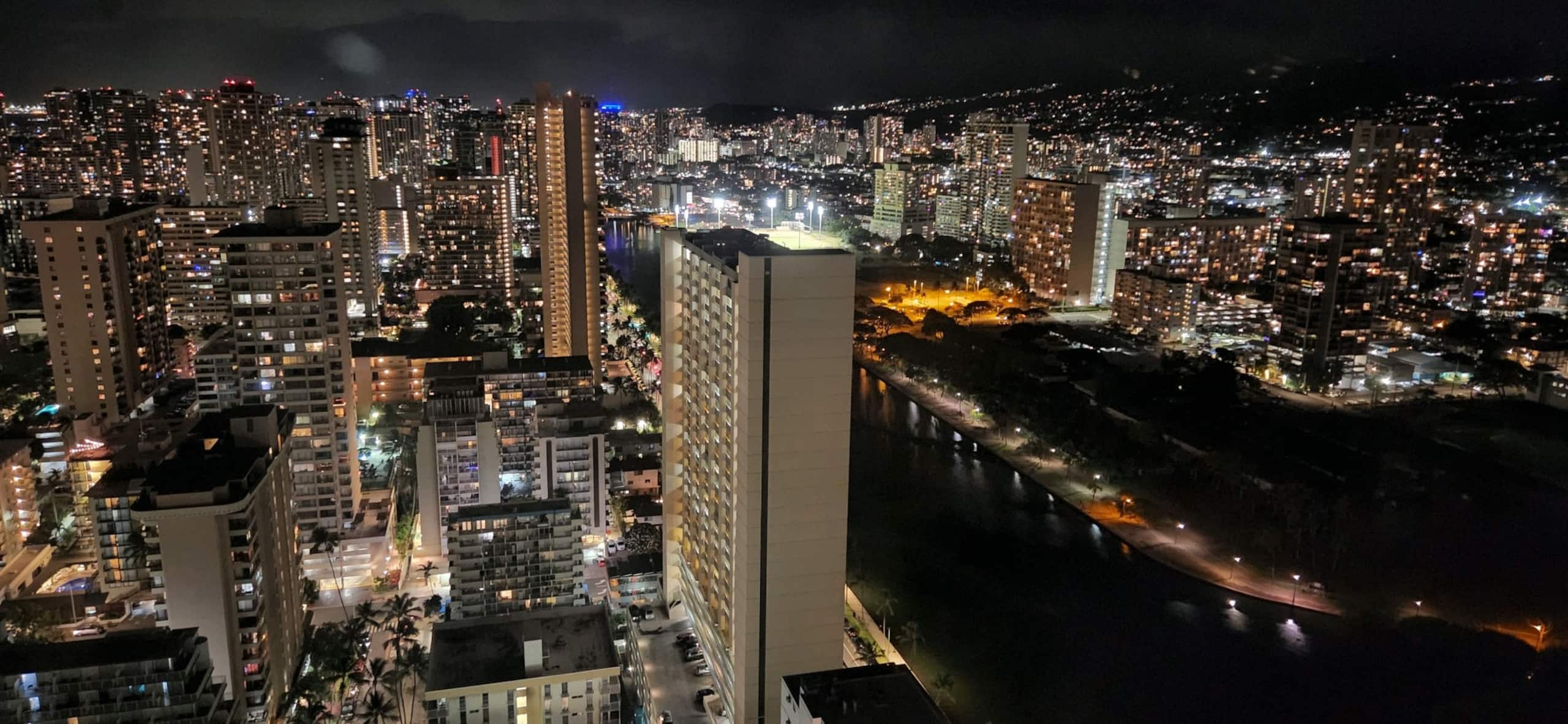 Condo in Honolulu · ★4.91 · 1 bedroom · 3 beds · 1 private bath - Image 43
