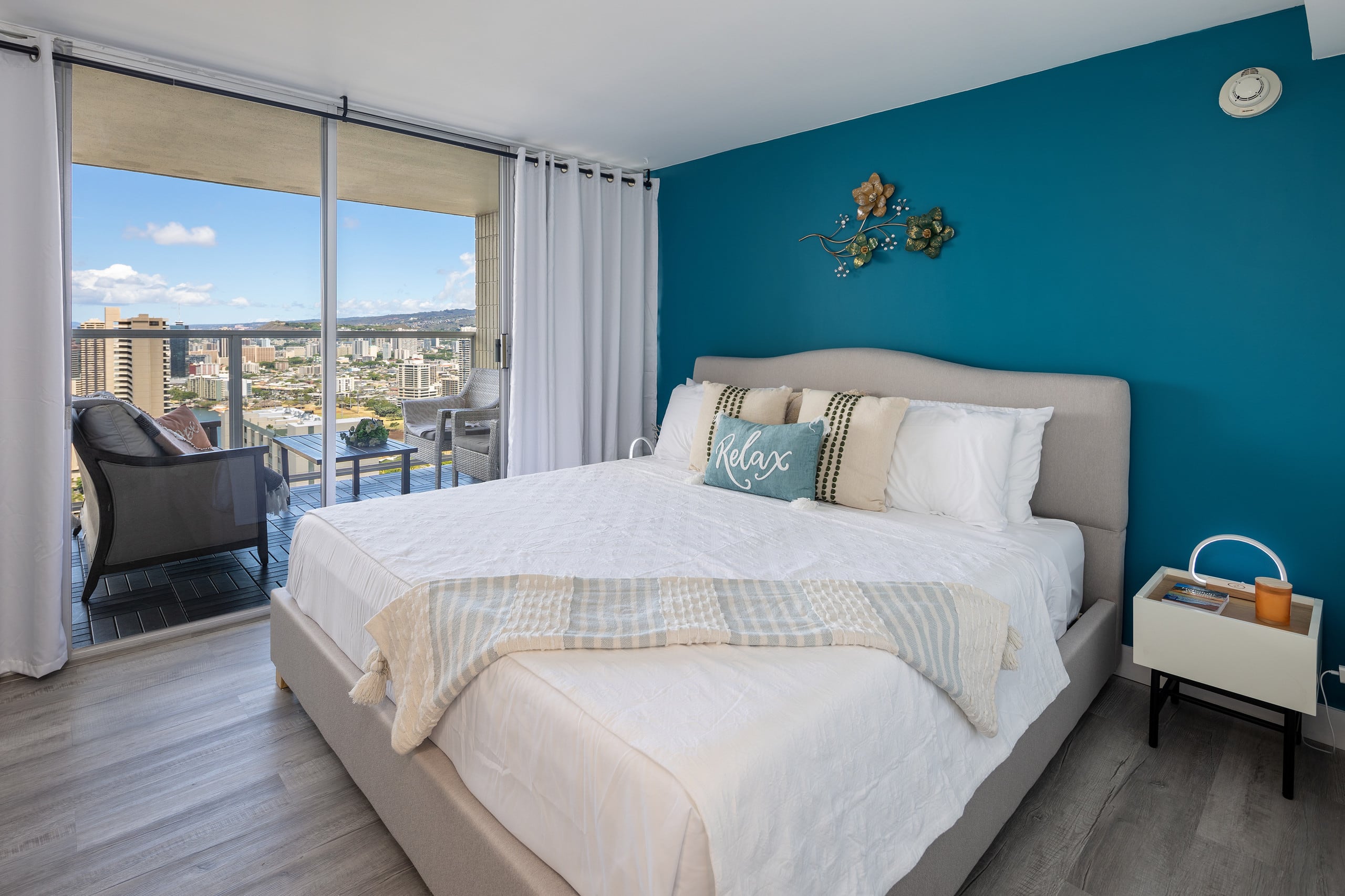 Condo in Honolulu · ★4.91 · 1 bedroom · 3 beds · 1 private bath - Image 12