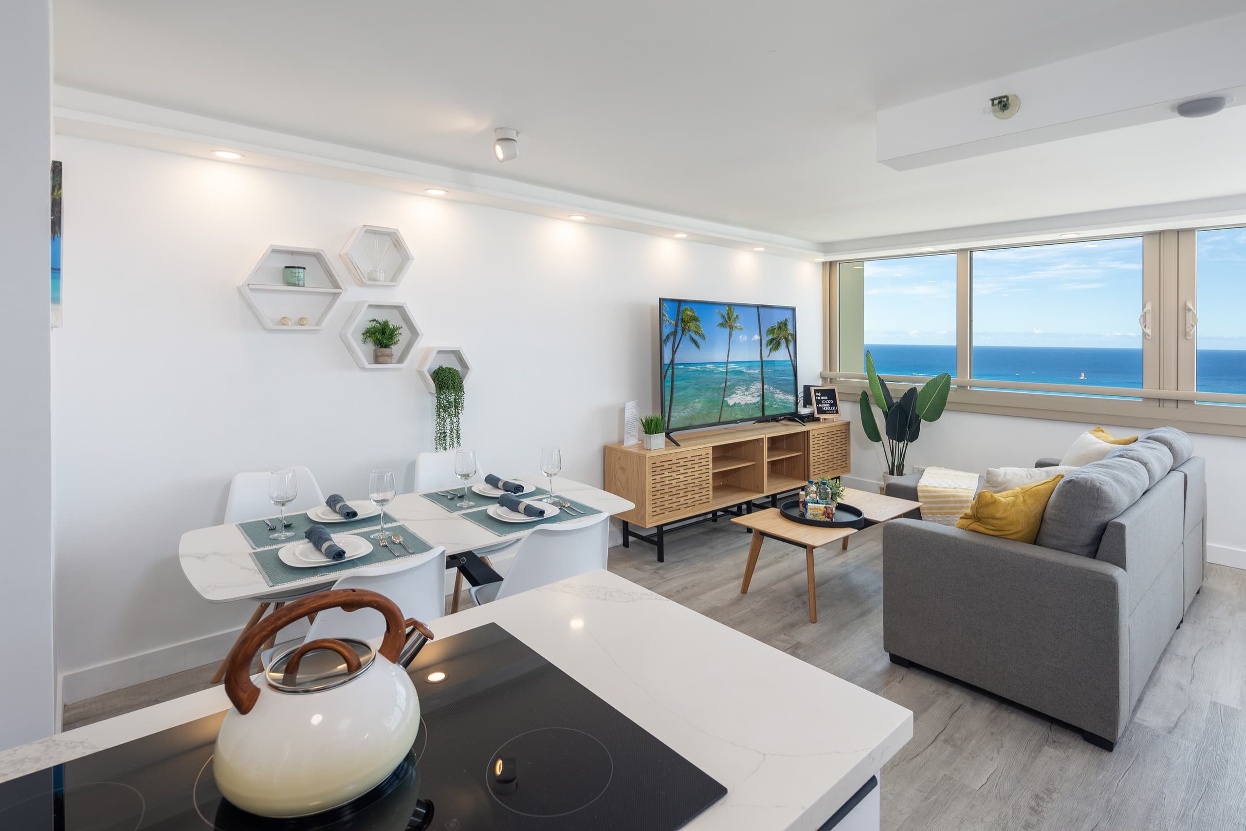 Condo in Honolulu · ★4.91 · 1 bedroom · 3 beds · 1 private bath - Image 24