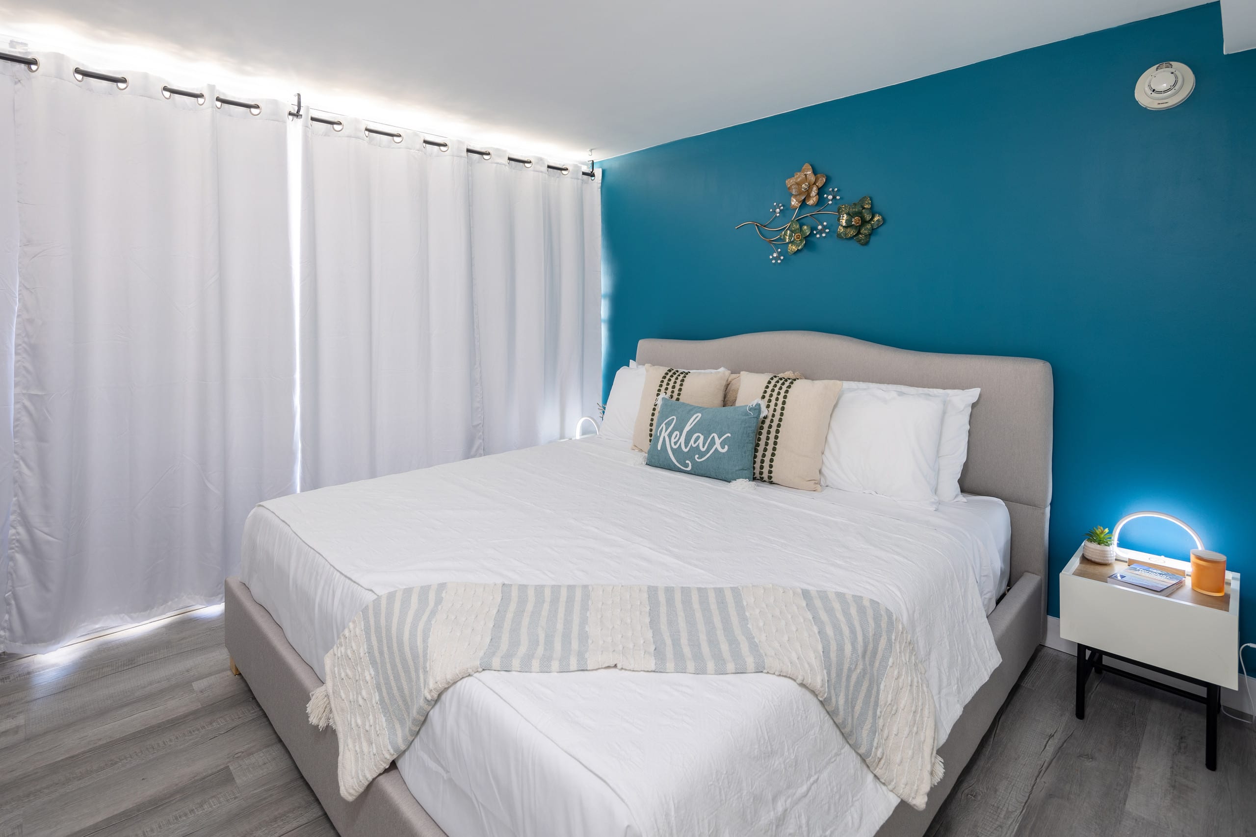 Condo in Honolulu · ★4.91 · 1 bedroom · 3 beds · 1 private bath - Image 13