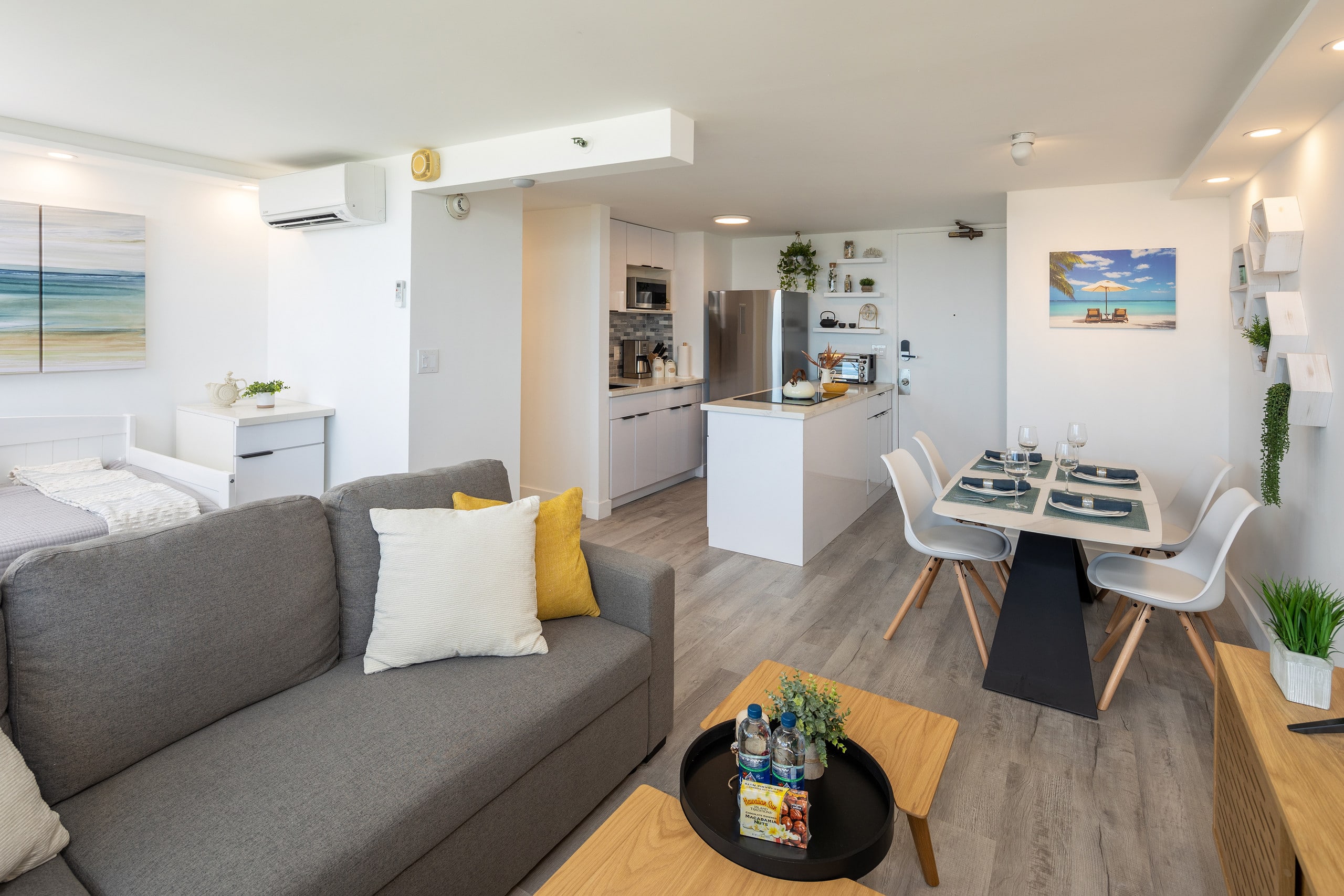 Condo in Honolulu · ★4.91 · 1 bedroom · 3 beds · 1 private bath - Image 31