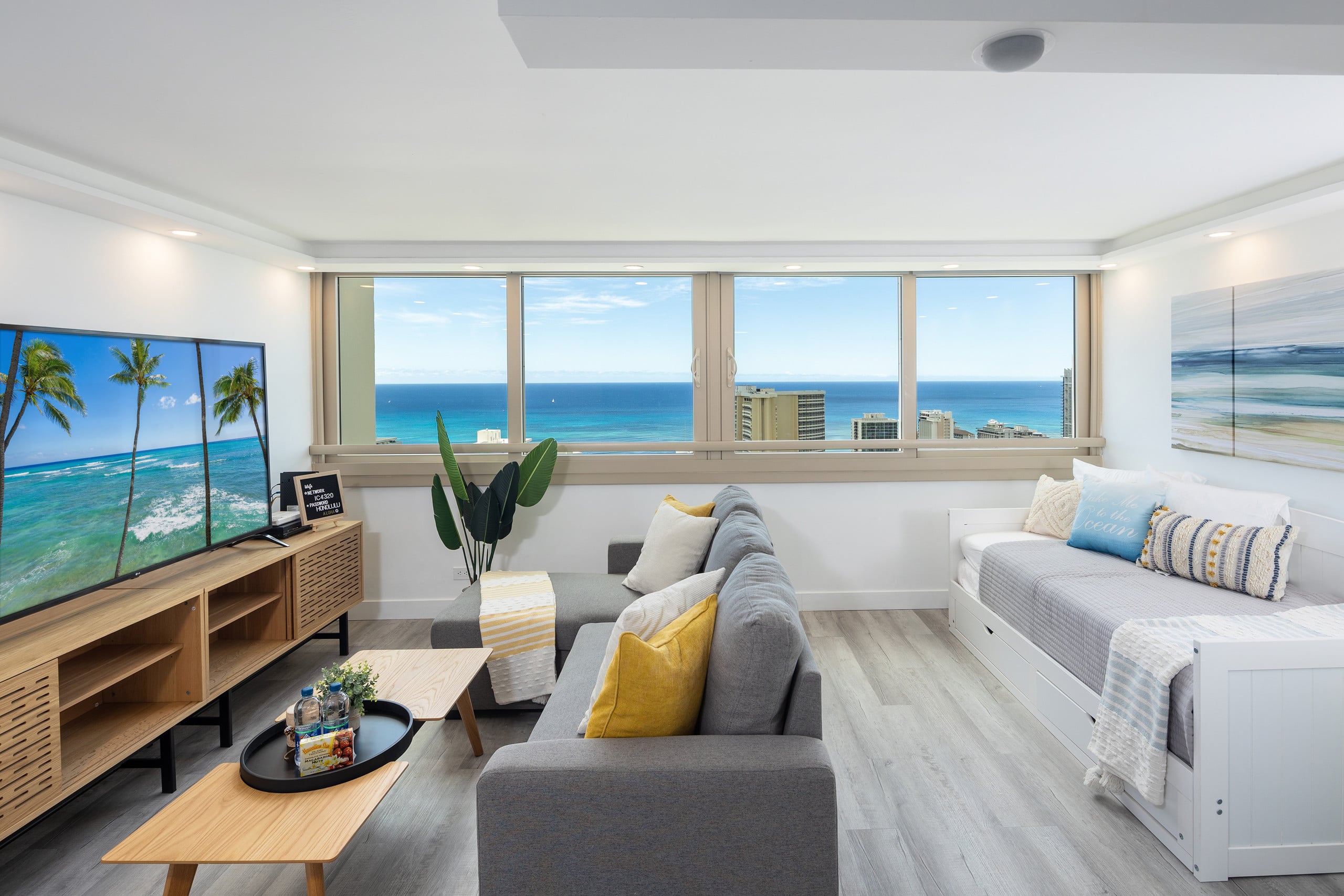 Condo in Honolulu · ★4.91 · 1 bedroom · 3 beds · 1 private bath - Image 1