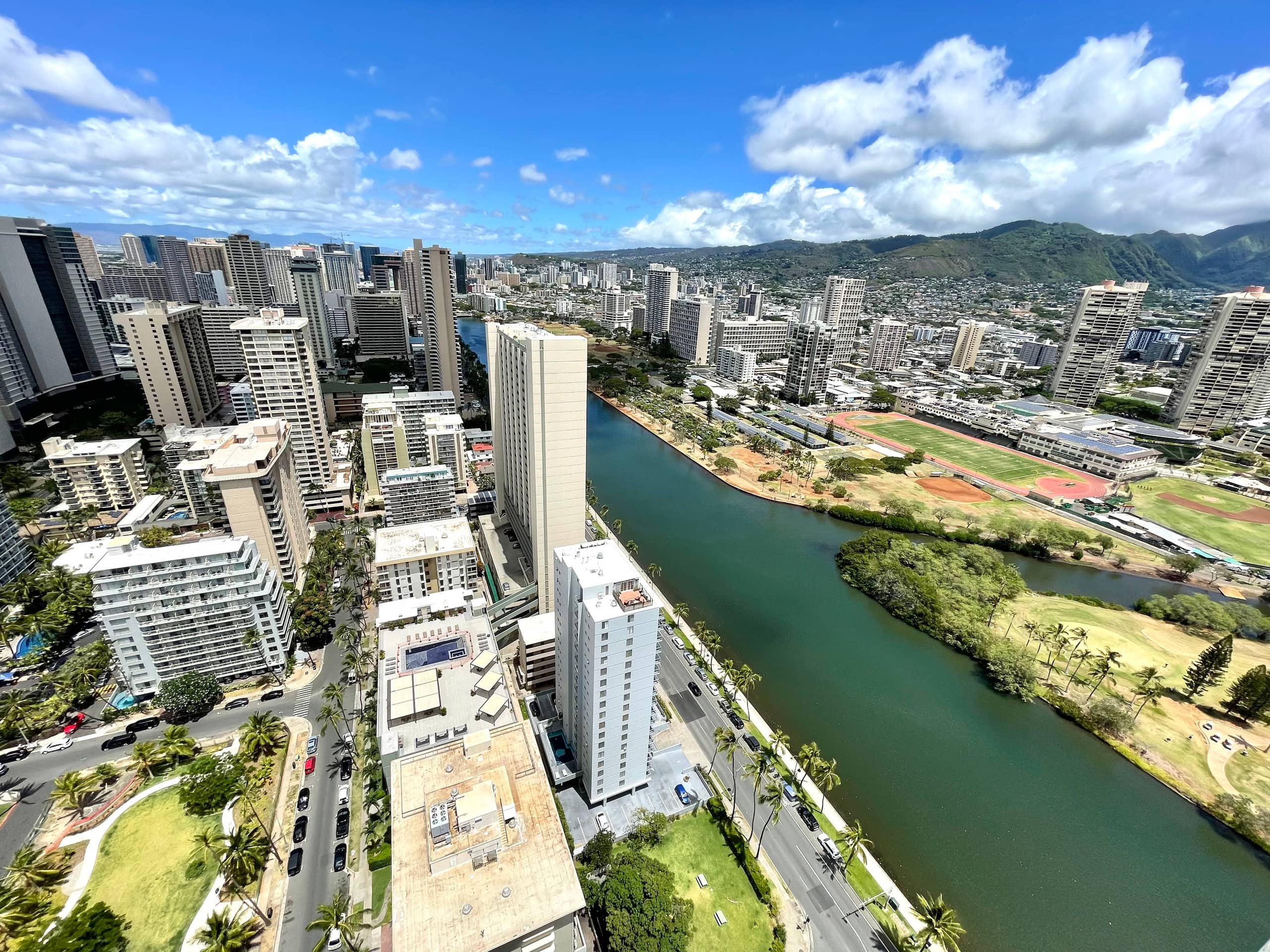 Condo in Honolulu · ★4.91 · 1 bedroom · 3 beds · 1 private bath - Image 39