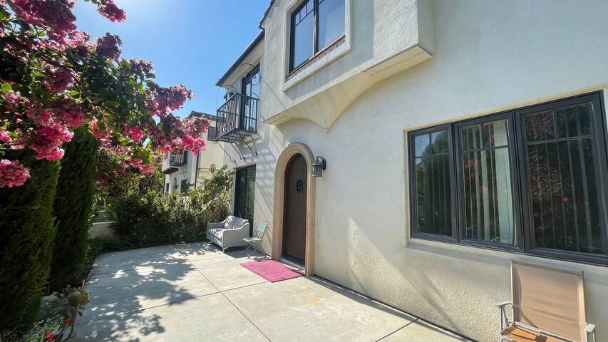 Month！Five stars：Fashion villa in Arcadia center ！ gallery image 2