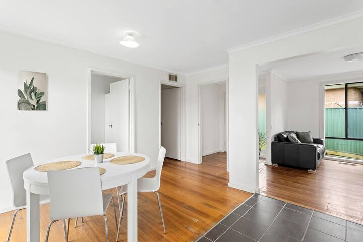 3 Bedroom house in the heart of Narre Warren