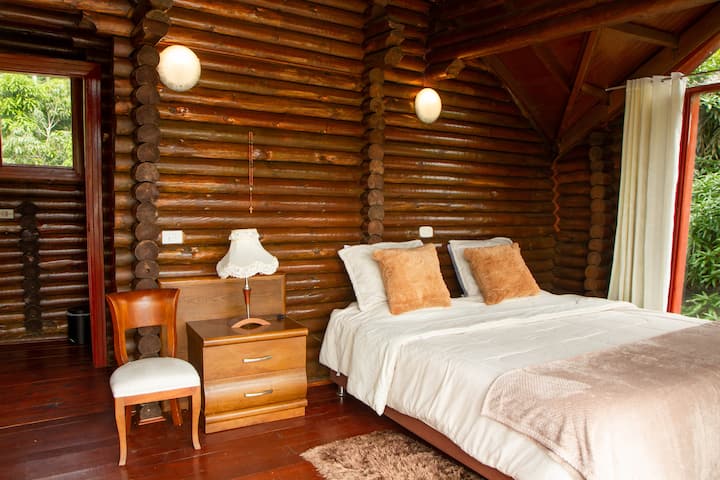 Chambre principale  lit king. 