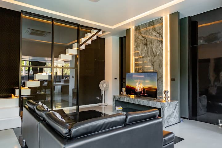 Futuristic Private Villa / Stunning Mountain View - タイ チェンマイ
