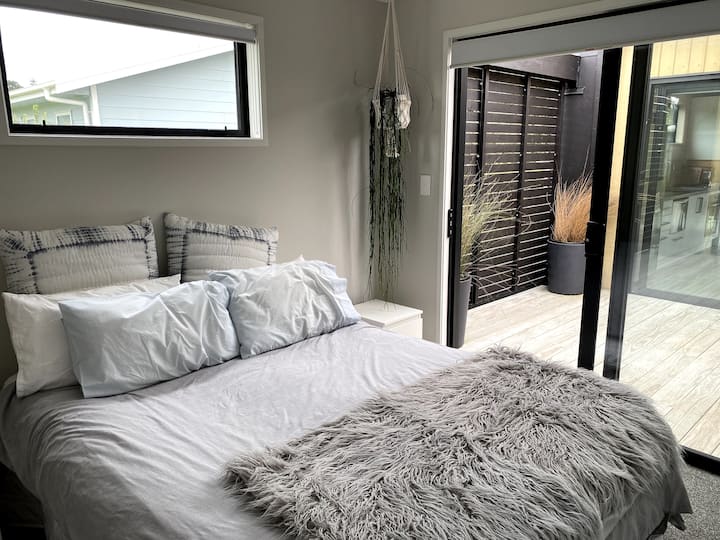 2 Black Pods By The Sea Houses for Rent in Waihi Beach, Bay of Plenty