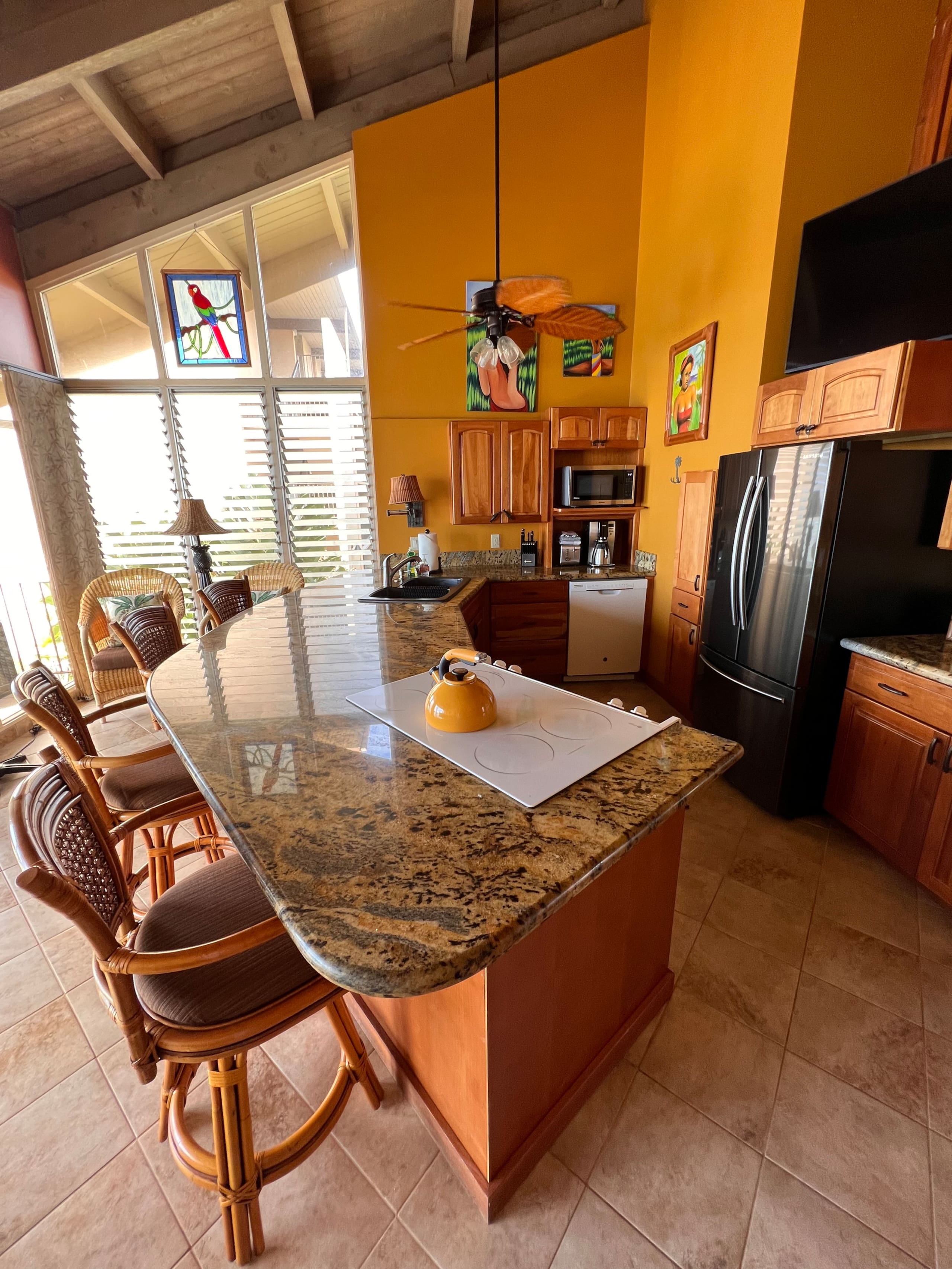 Marvelous Maui, Oceanfront Paradise! - Image 25