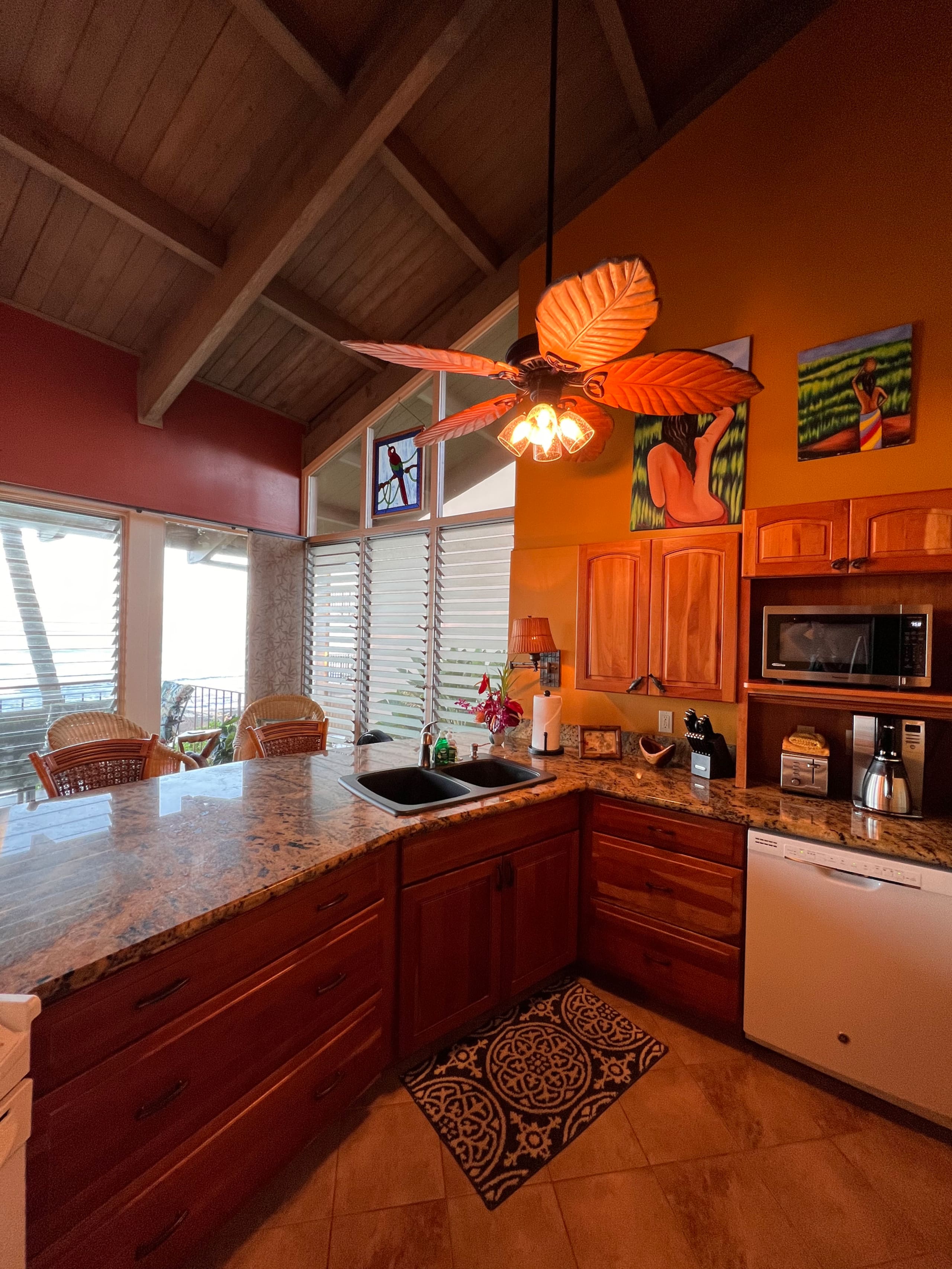 Marvelous Maui, Oceanfront Paradise! - Image 17