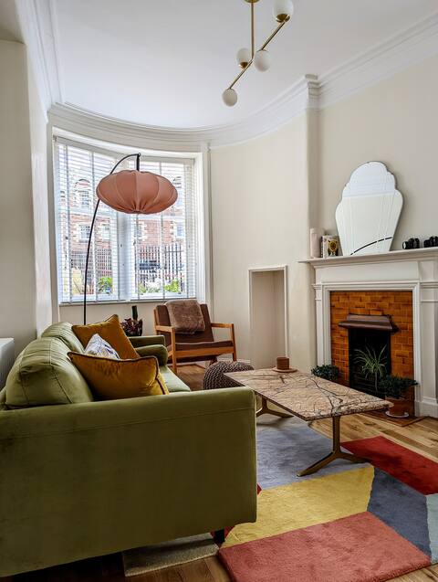 Top performing Airbnb: Trendy flat in Edinburgh’s Dean Village in West End