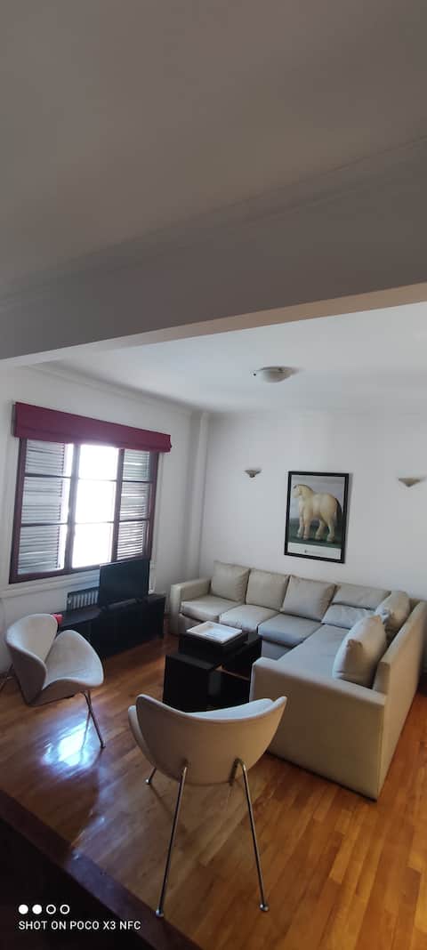Anuncio de Airbnb popular: Apartment in a Tourist Area en Monserrat