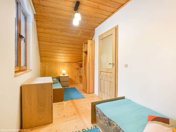 Chumba kidogo cha roshani