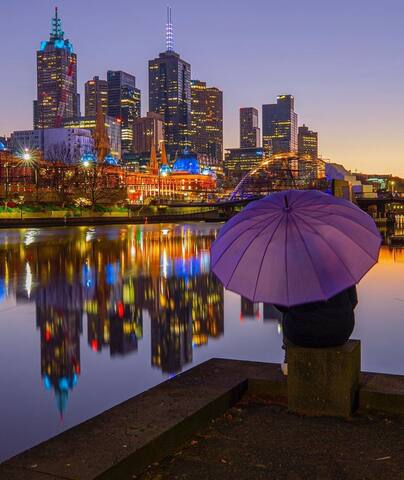 Cozy 2 Bedroom Apartment in Southbank gallery image 2