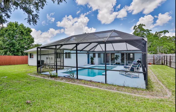Snow Bird Discount- Beach ,Heated Pool, Pets - Flagler Beach, FL