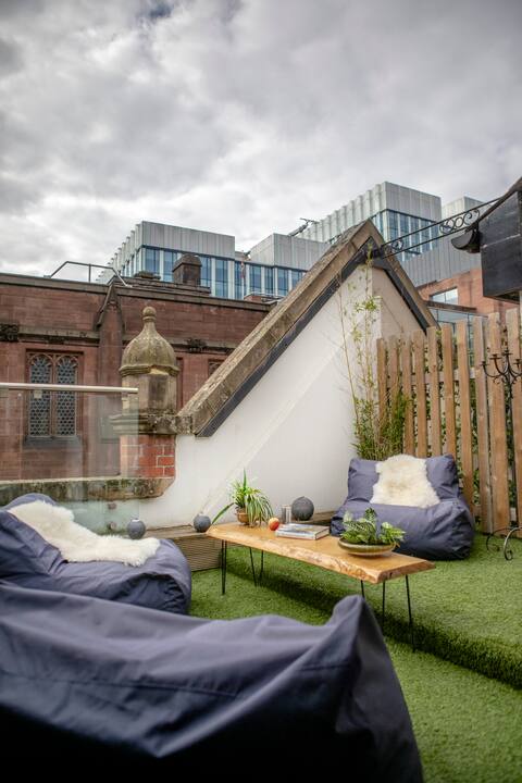 Stunning Deansgate Townhouse In Central Manchester