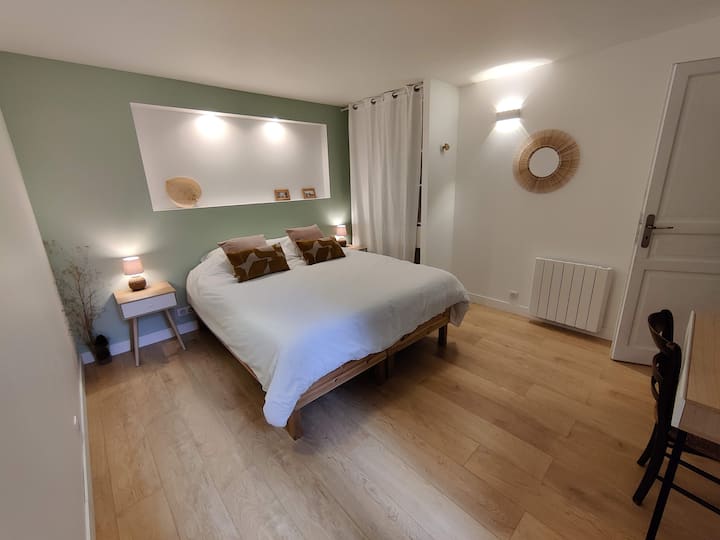 חדר שינה ירוק עם מיטה 160 ס"מ/200 ס"מ