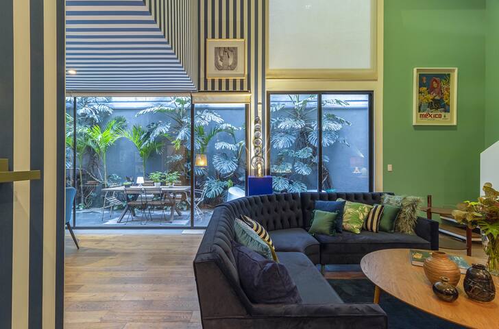 Breathtaking duplex in the heart of the Roma gallery image 4