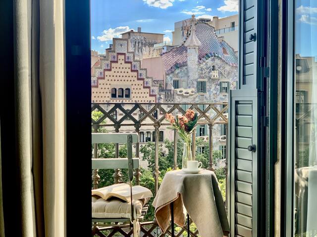 The Fortysix Luxury Apartment, Barcelona Center. gallery image 2