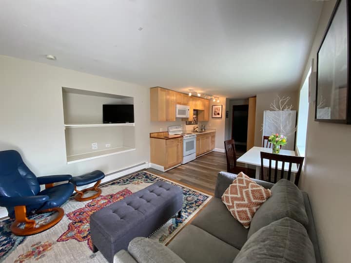 Cute 1 Bedroom Apartment Close To Downtown Juneau - Juneau, AK