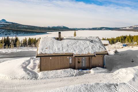 Cabin with amazing views!