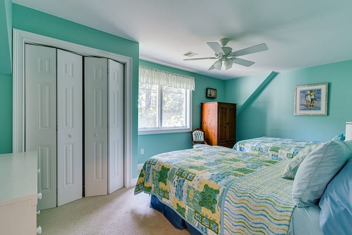 Dormitorio Nantucket: 2 camas tamaño queen.