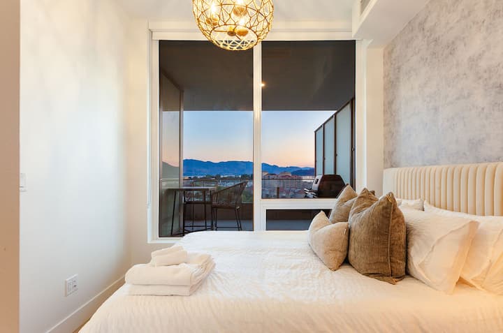 Boho Luxe | Heart Of Dt - Unobstructive Views - Kelowna