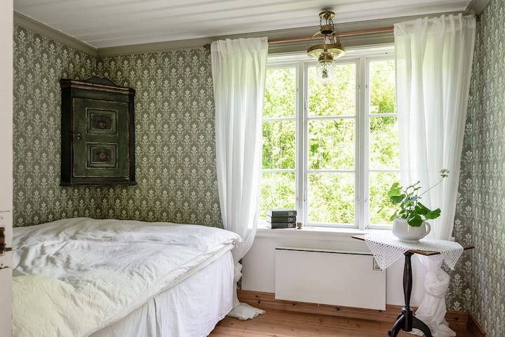 Jednolôžková spálňa na prvom poschodí 