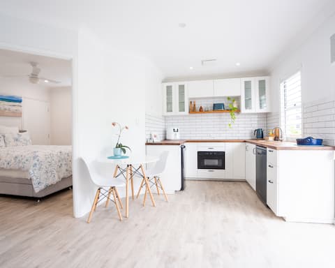 Top Airbnb: Seaside Studio Apartment in Marcoola