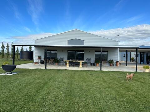 Tui Lodge Modern Eco Friendly Farmstay magic views