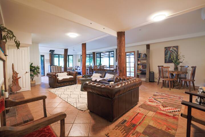 Charming farmhouse in glorious peaceful setting gallery image 2