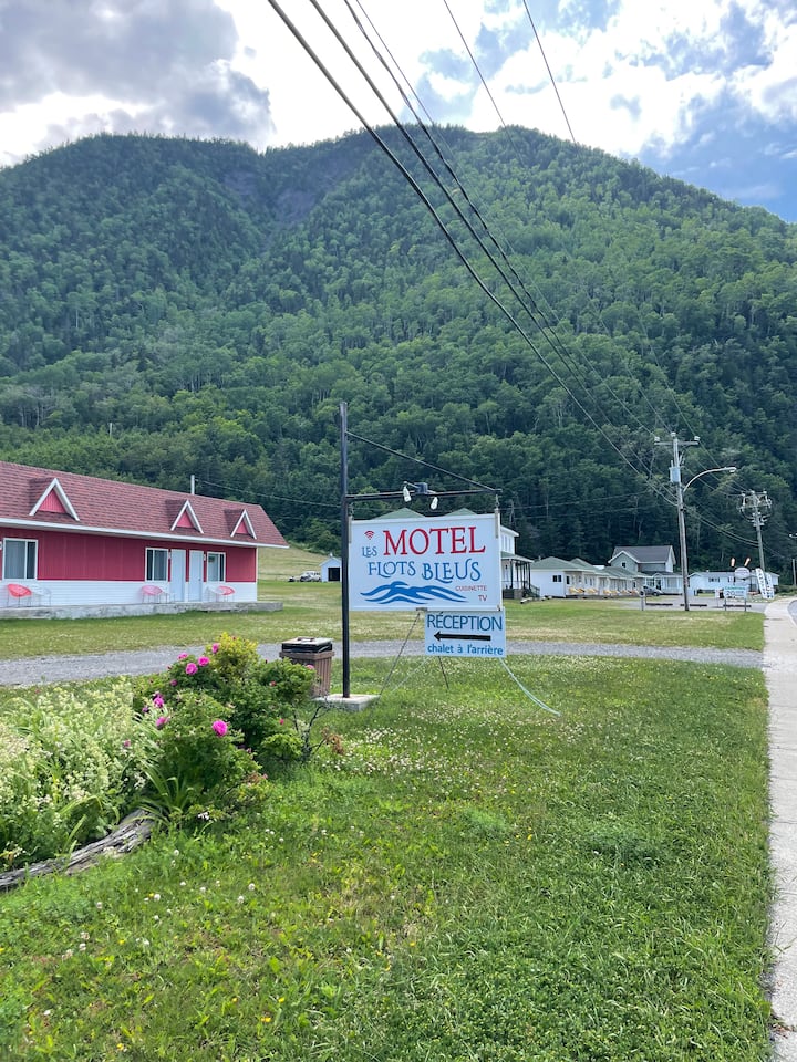 Motel Les Flots Bleus Hoteles en renta en MontSaintPierre, Quebec