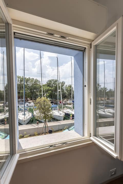 Annuncio Airbnb popolare: Stella Marina apartment with terrace first floor a Duino Aurisina