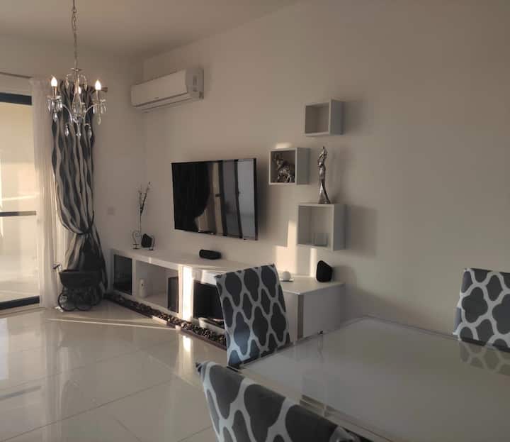 Lovely apartment in the hotspot of the island Apartments for Rent in San Ġiljan, Malta Airbnb