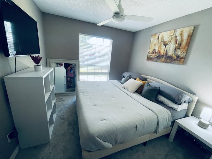 Chambre 2 avec lit King Size et télévision 42 pouces